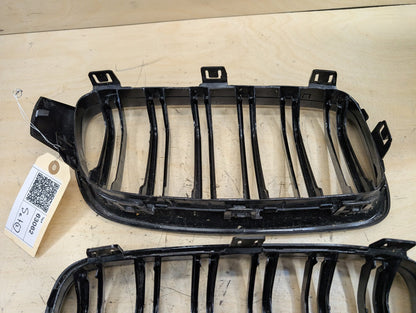 12-18 BMW 328i F30 Front Left Right Upper Bumper Cover Kidney Grilles SET OEM