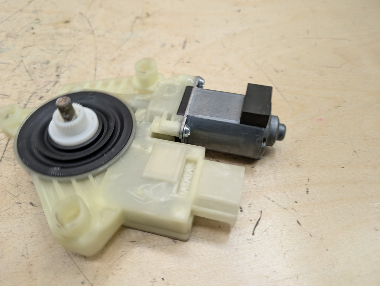 OEM BMW G01 G12 740 750 M760 FRONT RIGHT PASSENGER Door Window Regulator Motor
