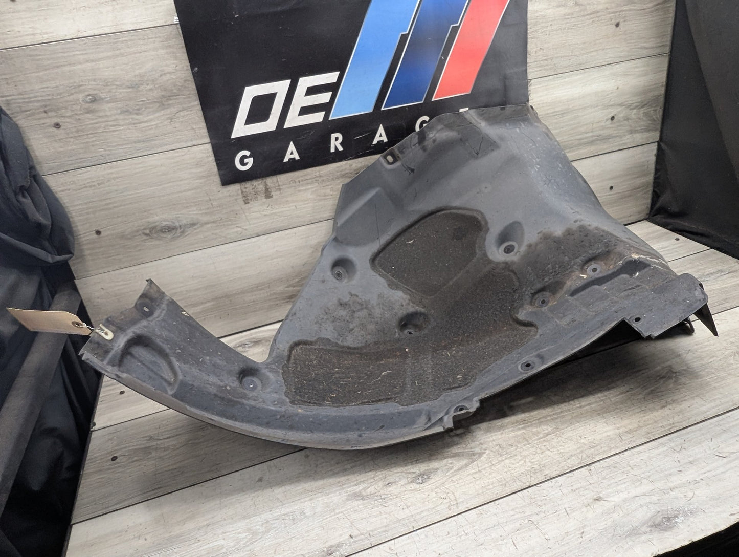 OEM BMW G30 540 M550 M SPORT Front Right Passenger Fender Liner Splash Shield