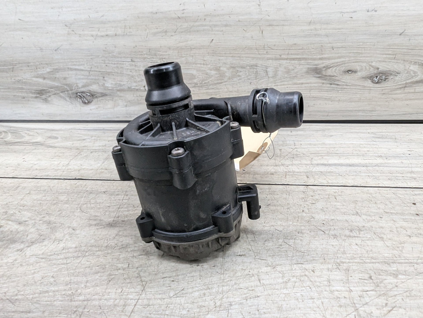 2017-2023 BMW G30 530i B46B20O0 Engine Motor Cooling Auxiliary Water Pump 8482744