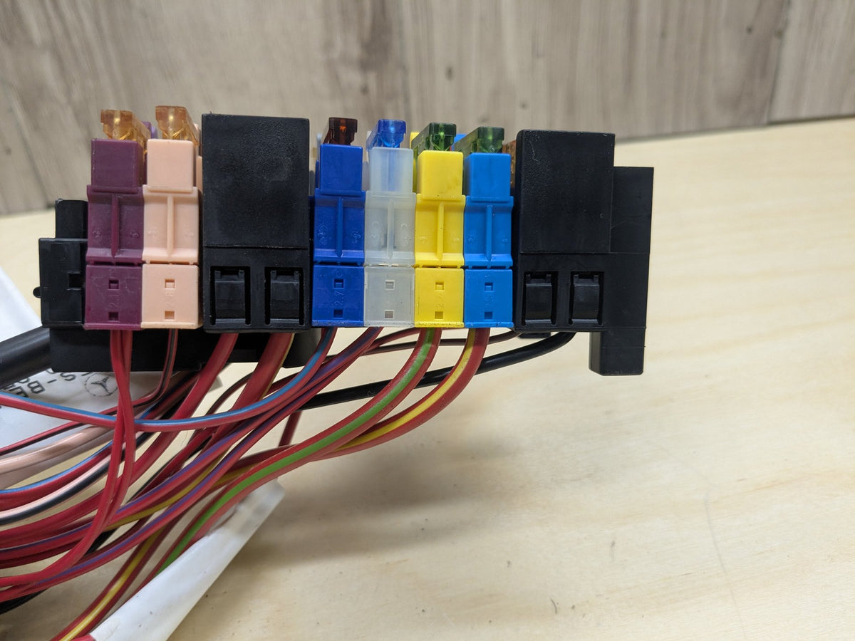 2009-2011 Mercedes-Benz SLK-Class R171 Rear Battery Relay Fuse Box A2035400050