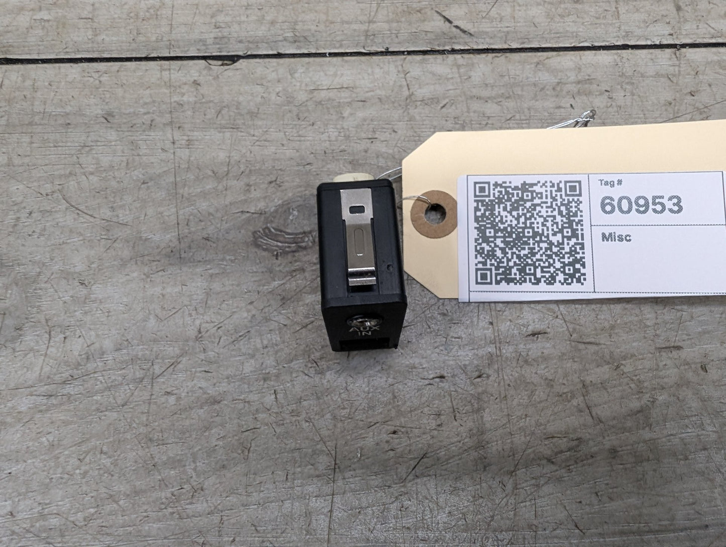 OEM BMW E60 E70 E82 E90 E92 F02 F10 F25 AUX Port USB Plug Input Jack Connector