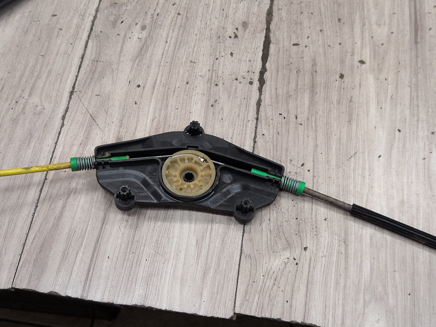 2010-2016 Audi S4 B8 Front Right Passenger Door Window Glass Regulator 8K0837462 OEM