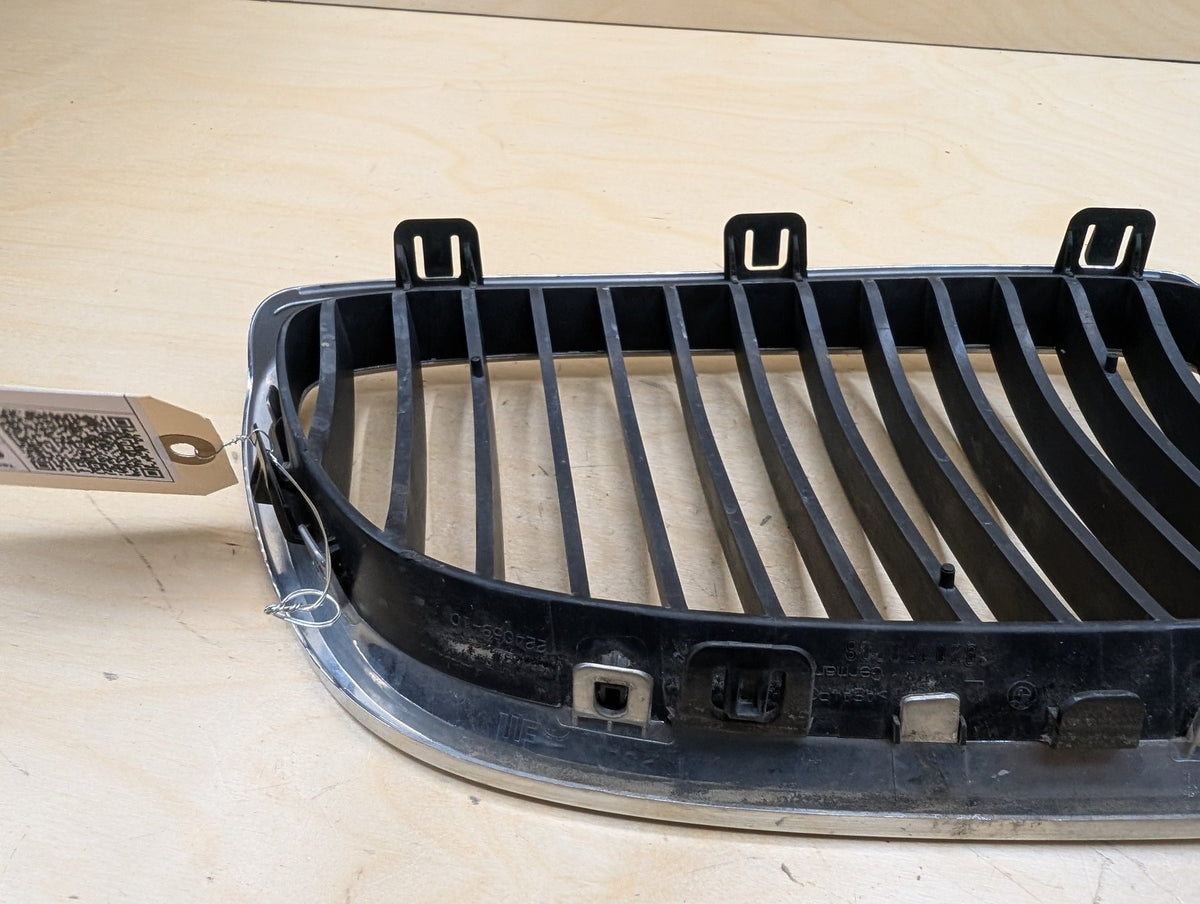 2007-2013 BMW 328i E93 Front Left Right Upper Bumper Cover Kidney Grilles SET 7157277