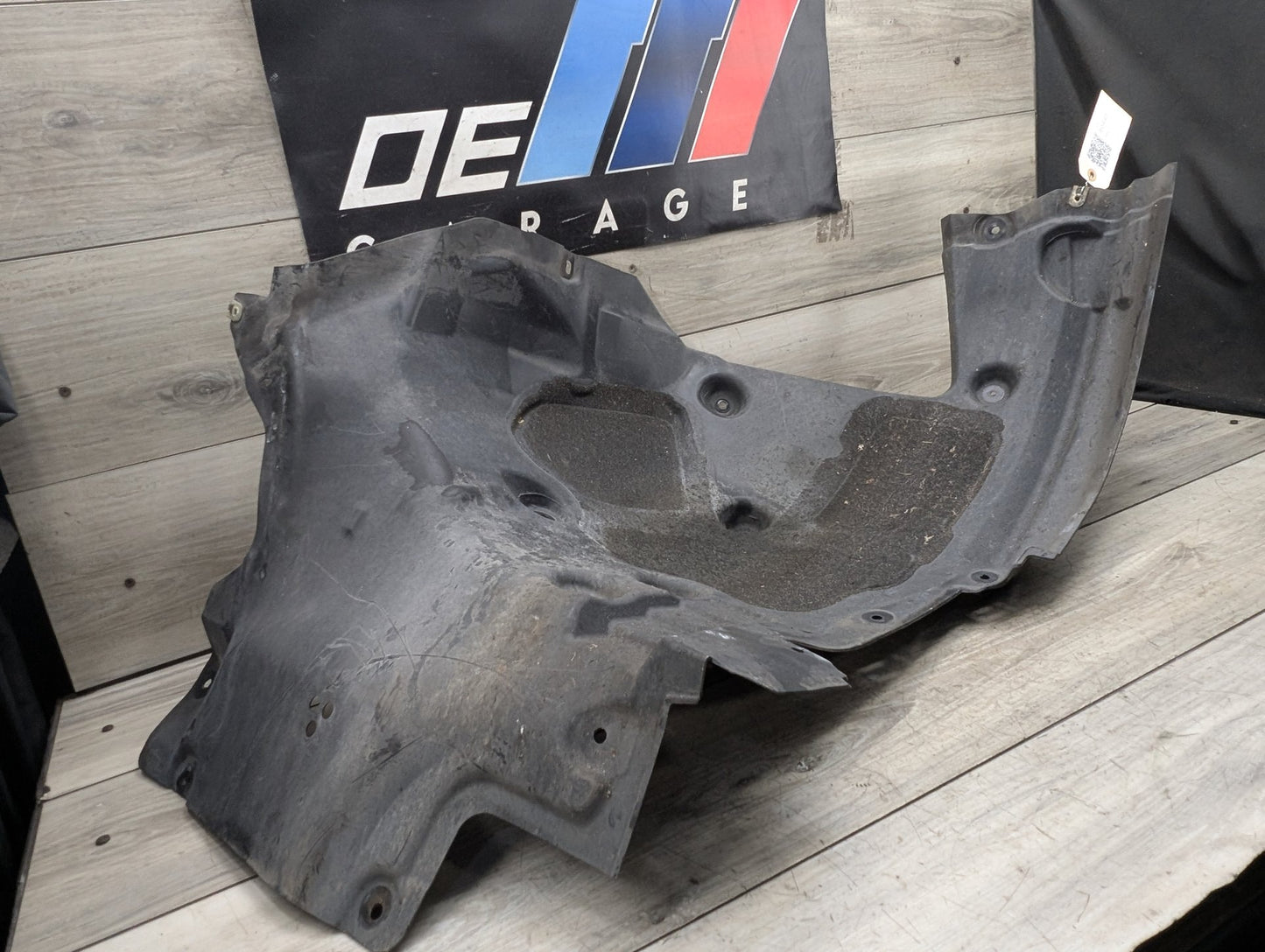 OEM BMW G30 530 540 M550 M SPORT Front Left Driver Fender Liner Splash Shield