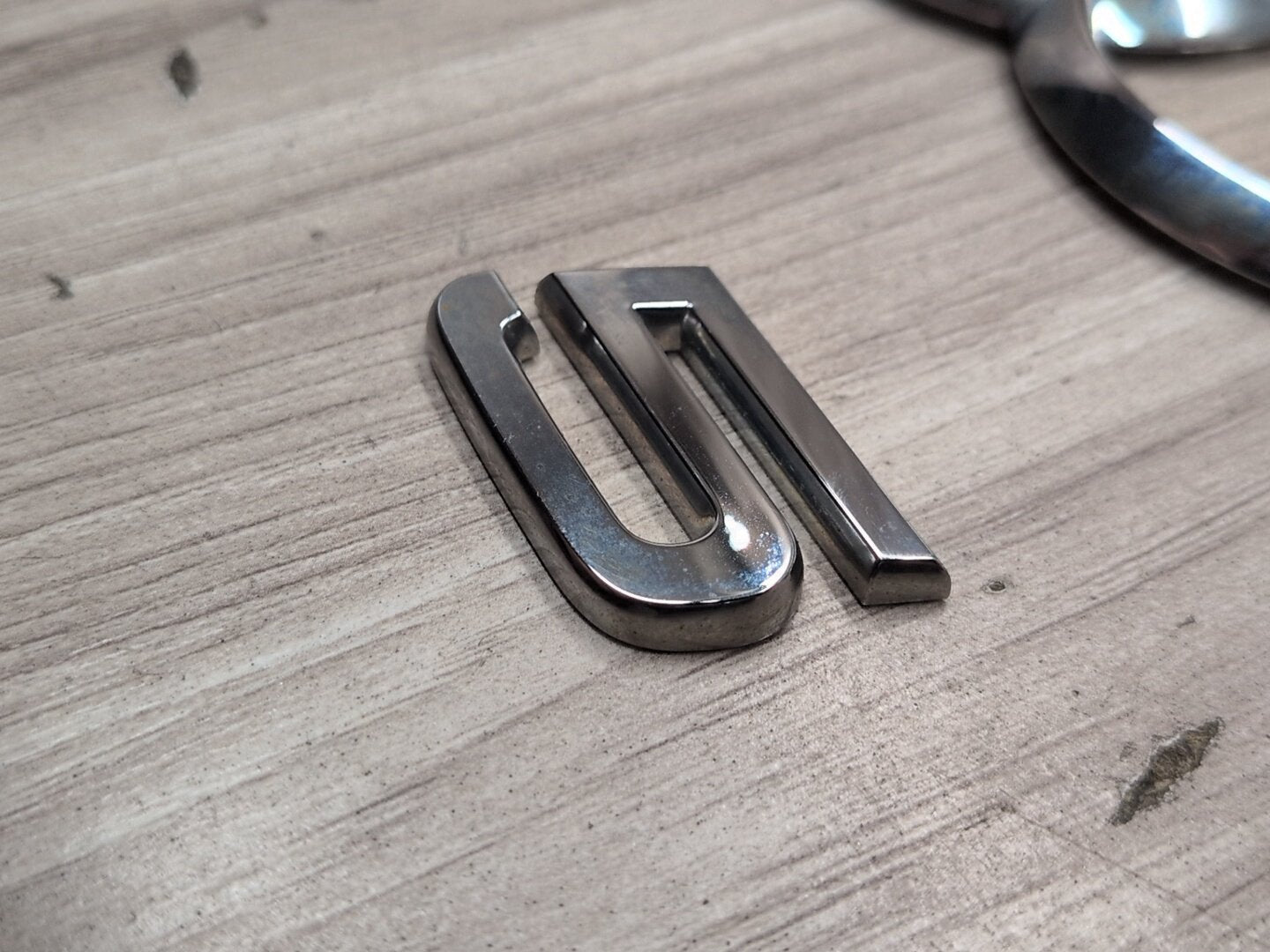 2013 - 2017 Audi S5 8T Emblem Badge Symbol Logo 8T0853742D CTUB