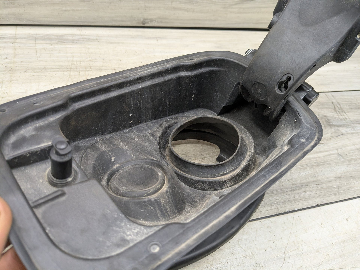 19-24 OEM BMW G20 330 M340 Fuel Gas Tank Fuel Filler Cover Pot Door Mount