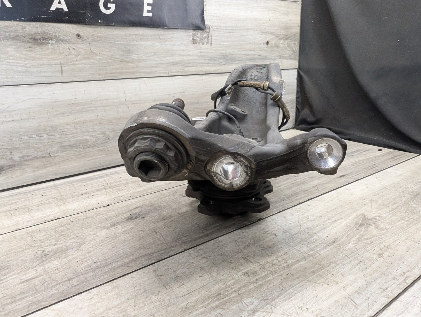 2017-2023 BMW 530i G30 Front Left Driver Spindle Knuckle w/ Bearing 6884385