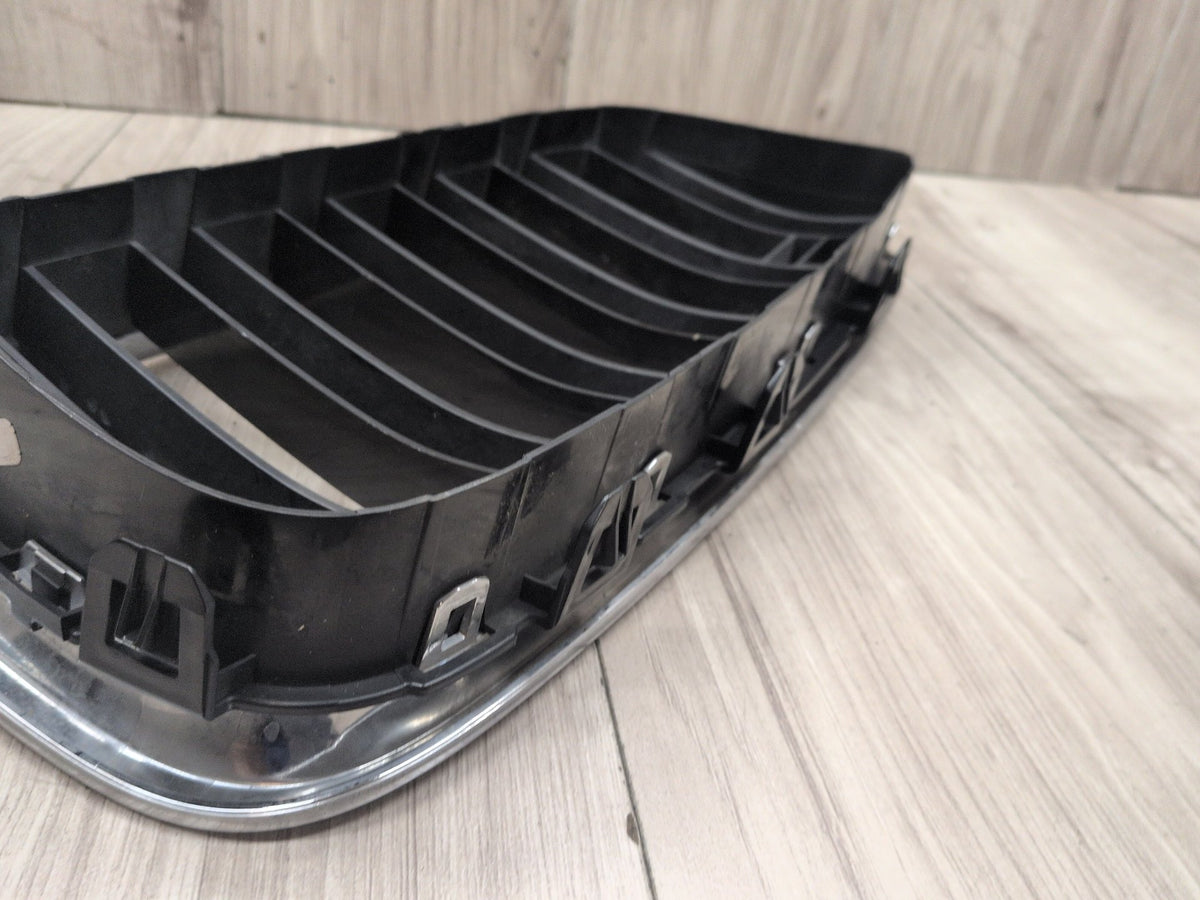 2011-2016 BMW M5 F10 Front Left Right Upper Bumper Grilles SET 8057228 OEM