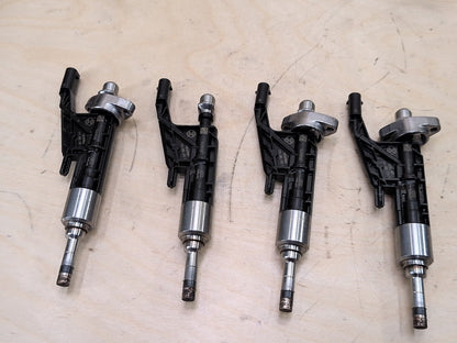 2018-2024 BMW G01 X3 B46B20O0 Engine Motor Injector SET 8625396