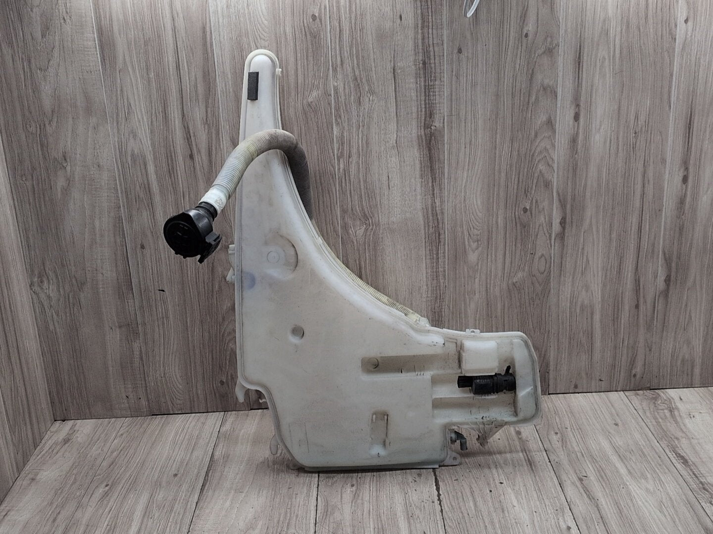 2011 BMW 328i E90 Windshield Reservoir Tank Assembly 7238669