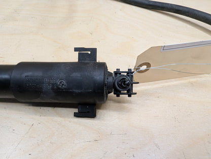 OEM BMW E90 E92 E93 328 335 Front Left Right Headlight Washer Spray Nozzle Jet