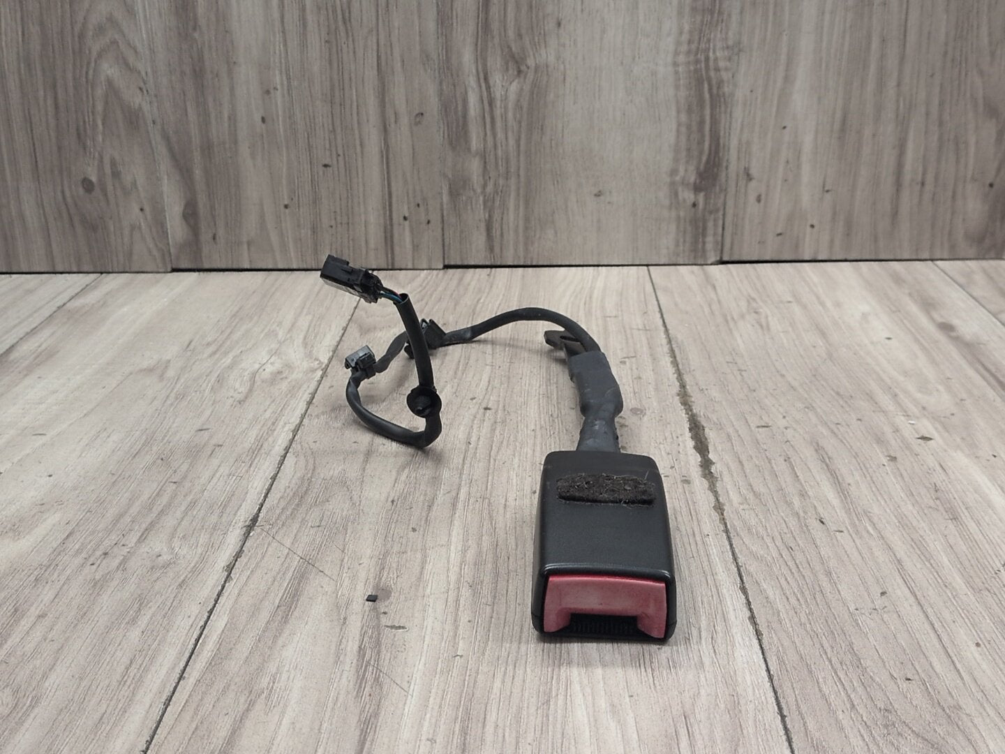 2015-2018 Audi Q3 8U Front Right Passenger Seatbelt Seat Belt Buckle 8R0857756D