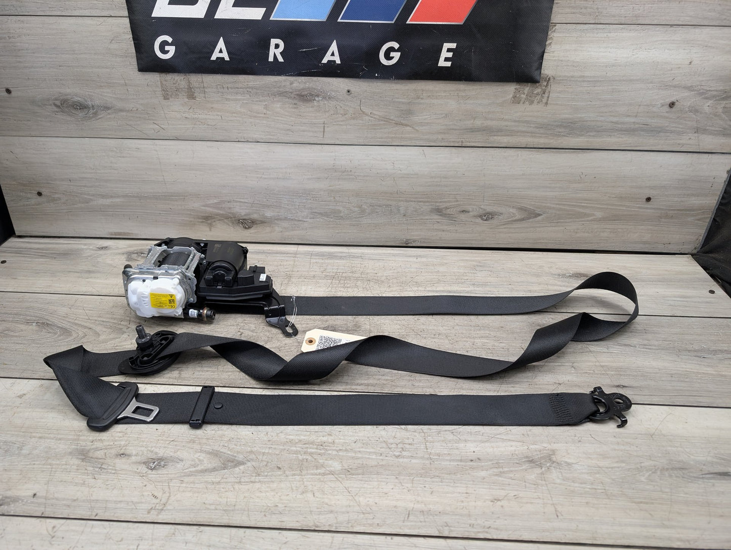 OEM BMW F95 F96 G05 G06 G07 X5 X6 X7 Front Left Driver Seat Belt Retractor Black