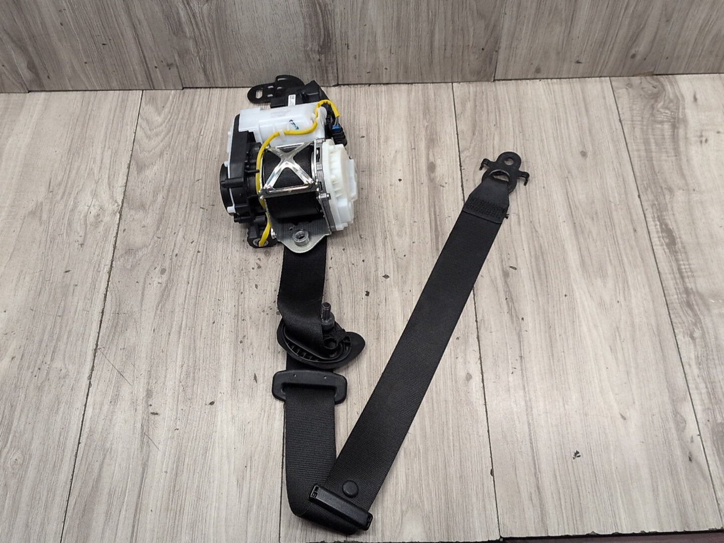 OEM BMW F90 G30 530 540 M550 M5 Front Right Passenger Seat Belt Retractor Black