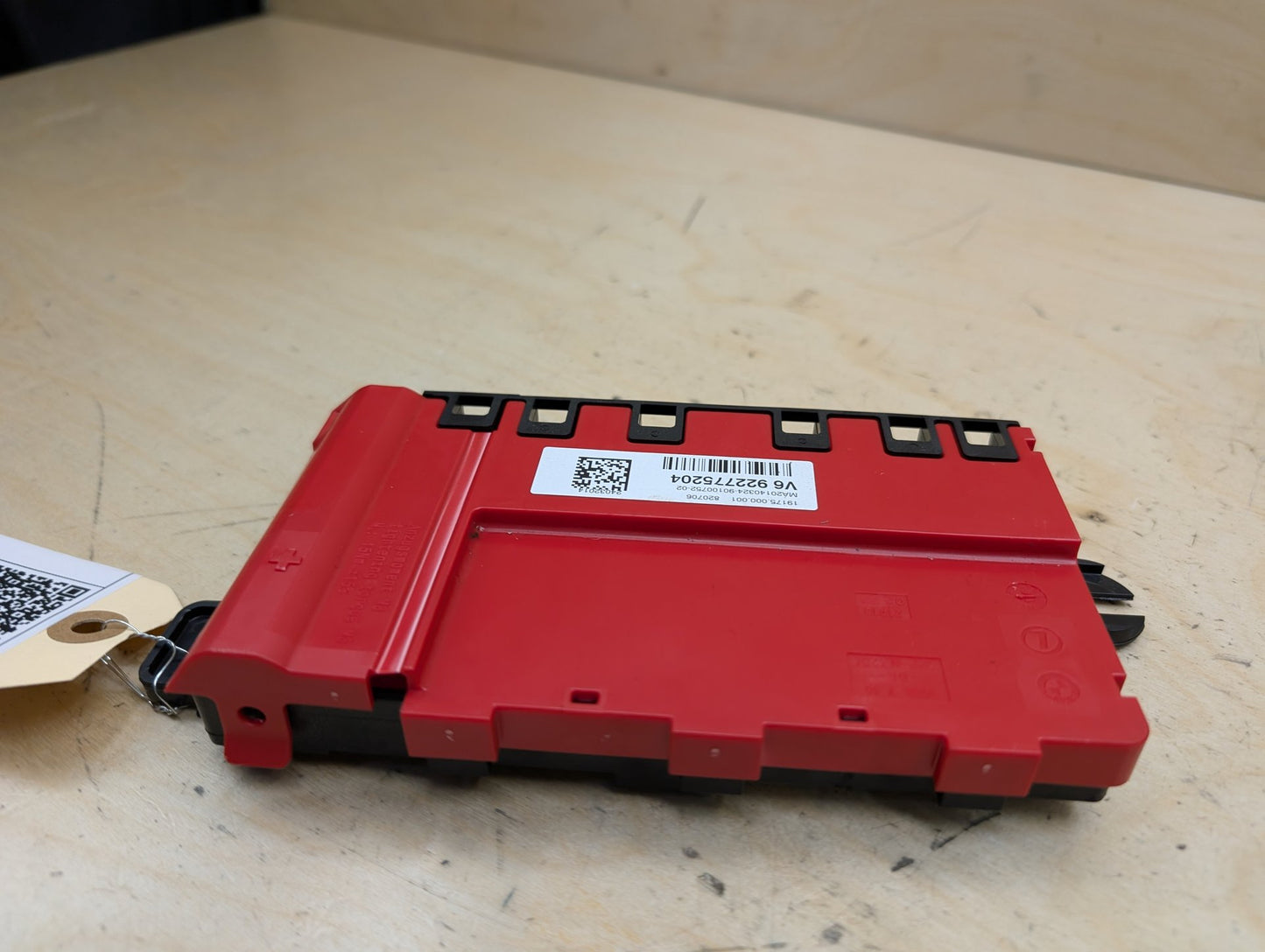 OEM BMW F22 F30 F32 F36 F80 F82 Positive Battery Distributor B+ Power Fuse Box