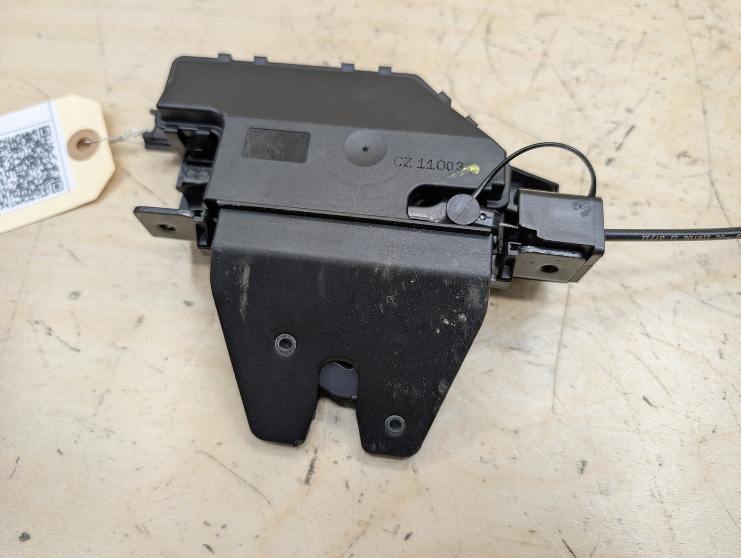 OEM BMW E82 E88 E90 E92 E93 Rear Trunk Lid Latch Lock Opener Actuator w/ Cable