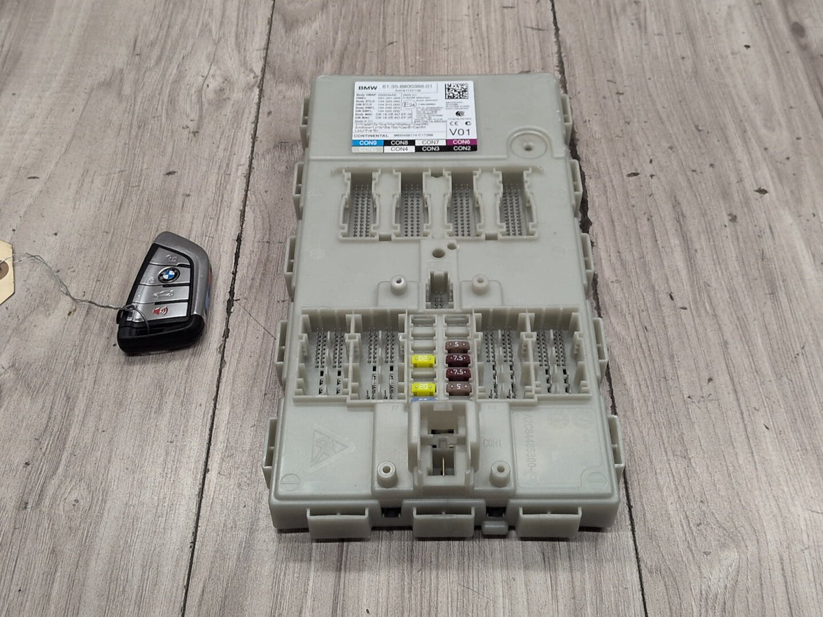 2017-2023 BMW M550i G30 Bdc Body Domain Fem Control Module w/ Key 8800386 OEM