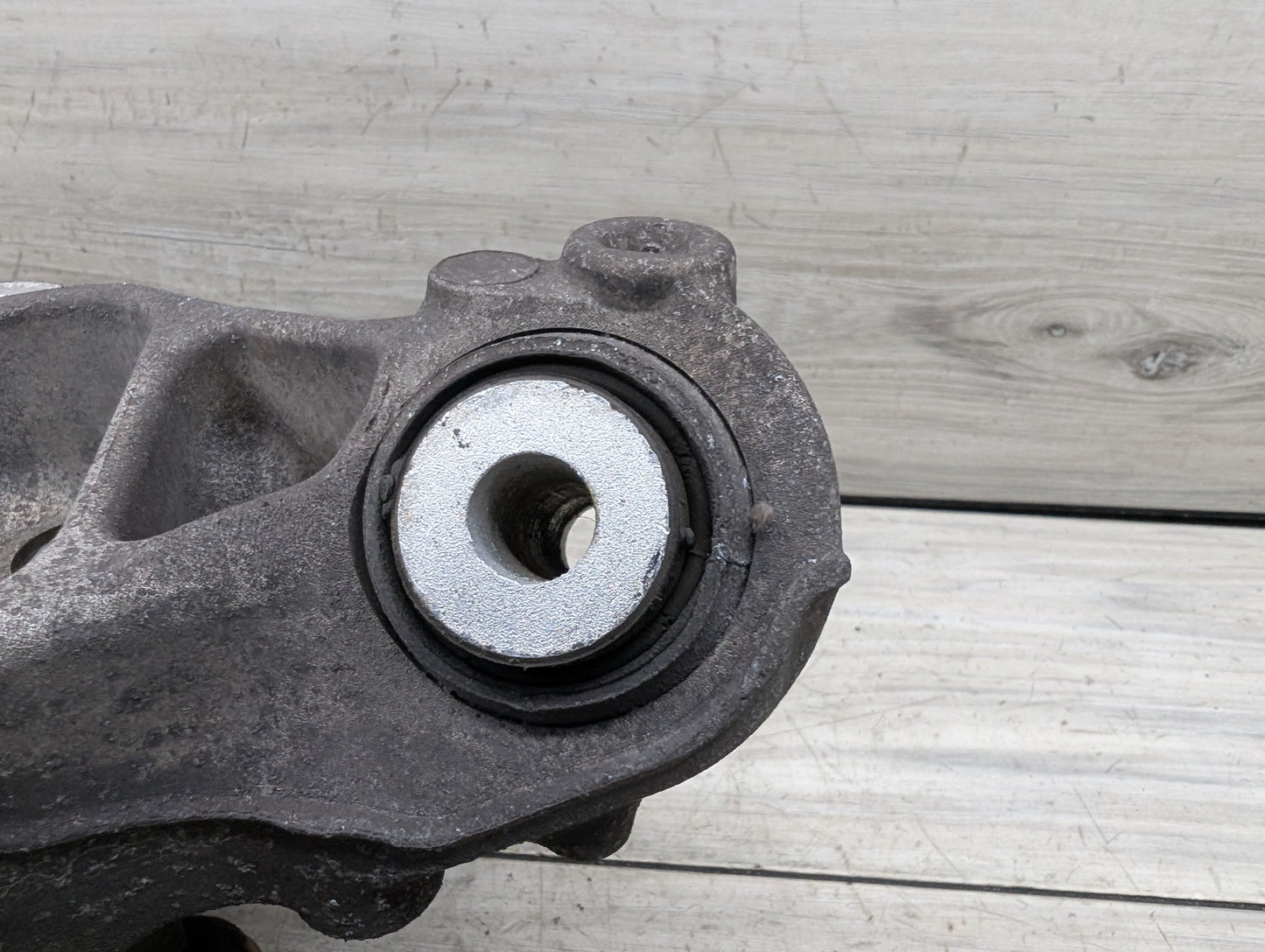 OEM BMW G01 X3 30i 30iX M40iX REAR Left Driver Knuckle Wheel Hub Spindle Bearing