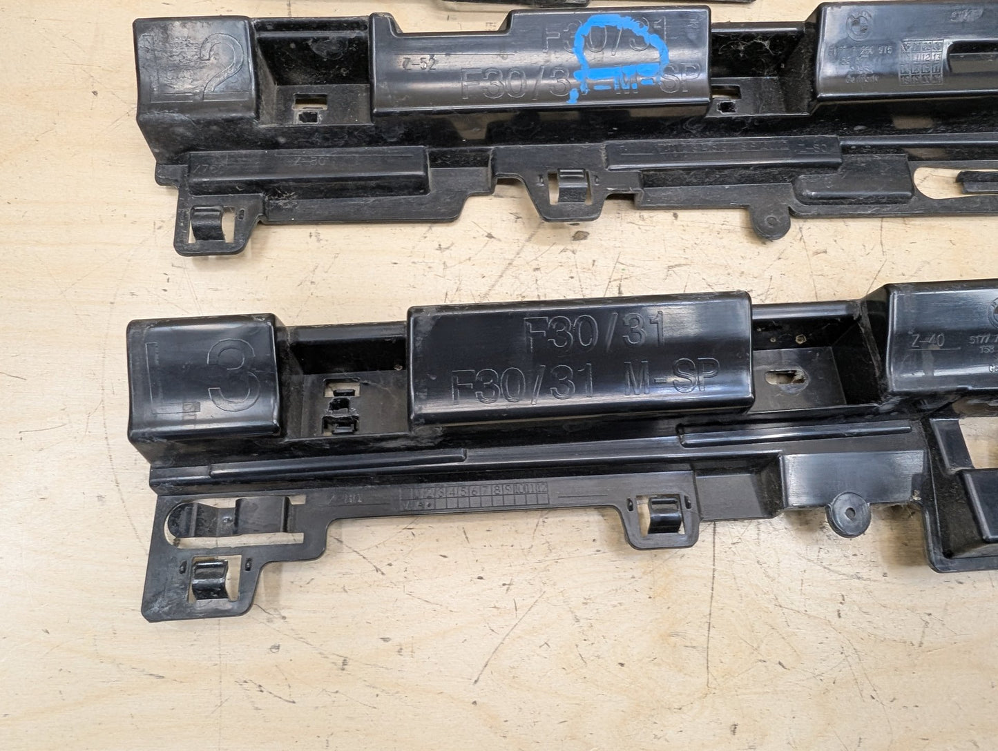 2012-2018 BMW 320i F30 Left Driver Side Skirt Rocker Panel Brackets SET 7256919