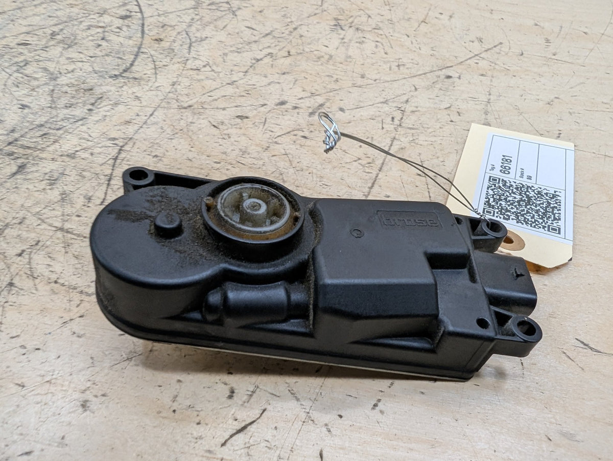 OEM BMW G30 530 540 M550 G12 740 750 M760 Upper Grille Air Flap Motor Actuator