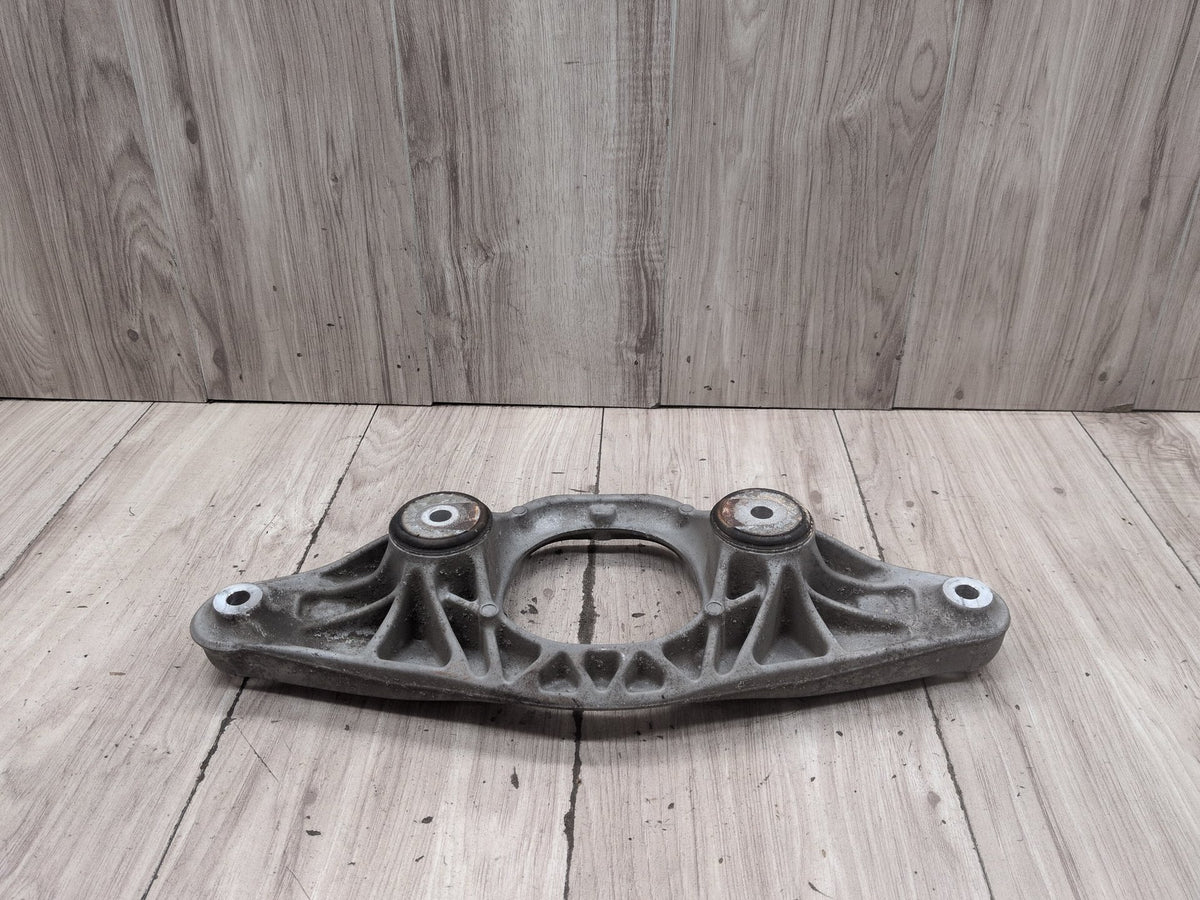 12-19 OEM BMW M6 F06 F12 F13 M5 F10 Rear Differential Adapter Bracket
