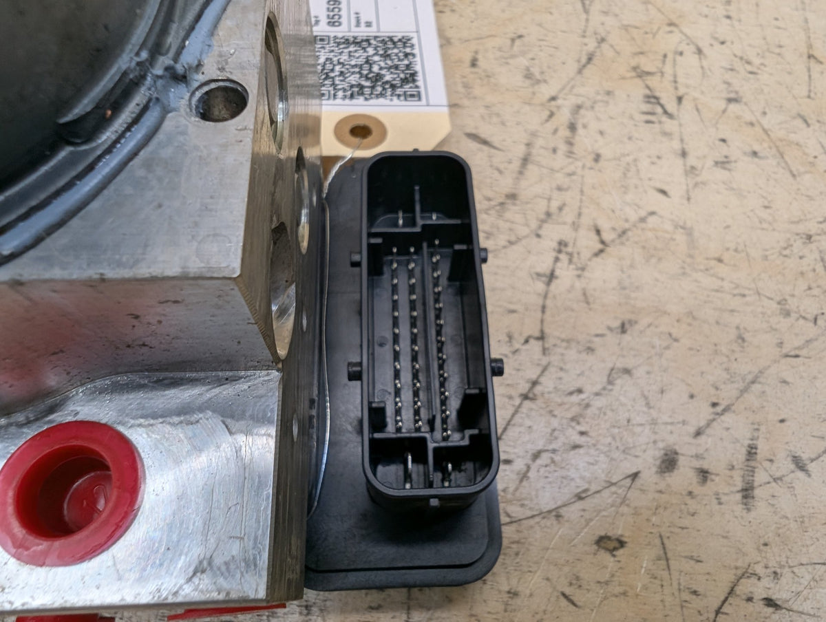 2010-2017 BMW 535i GT xDrive F07 ABS Pump Module 6856841 OEM