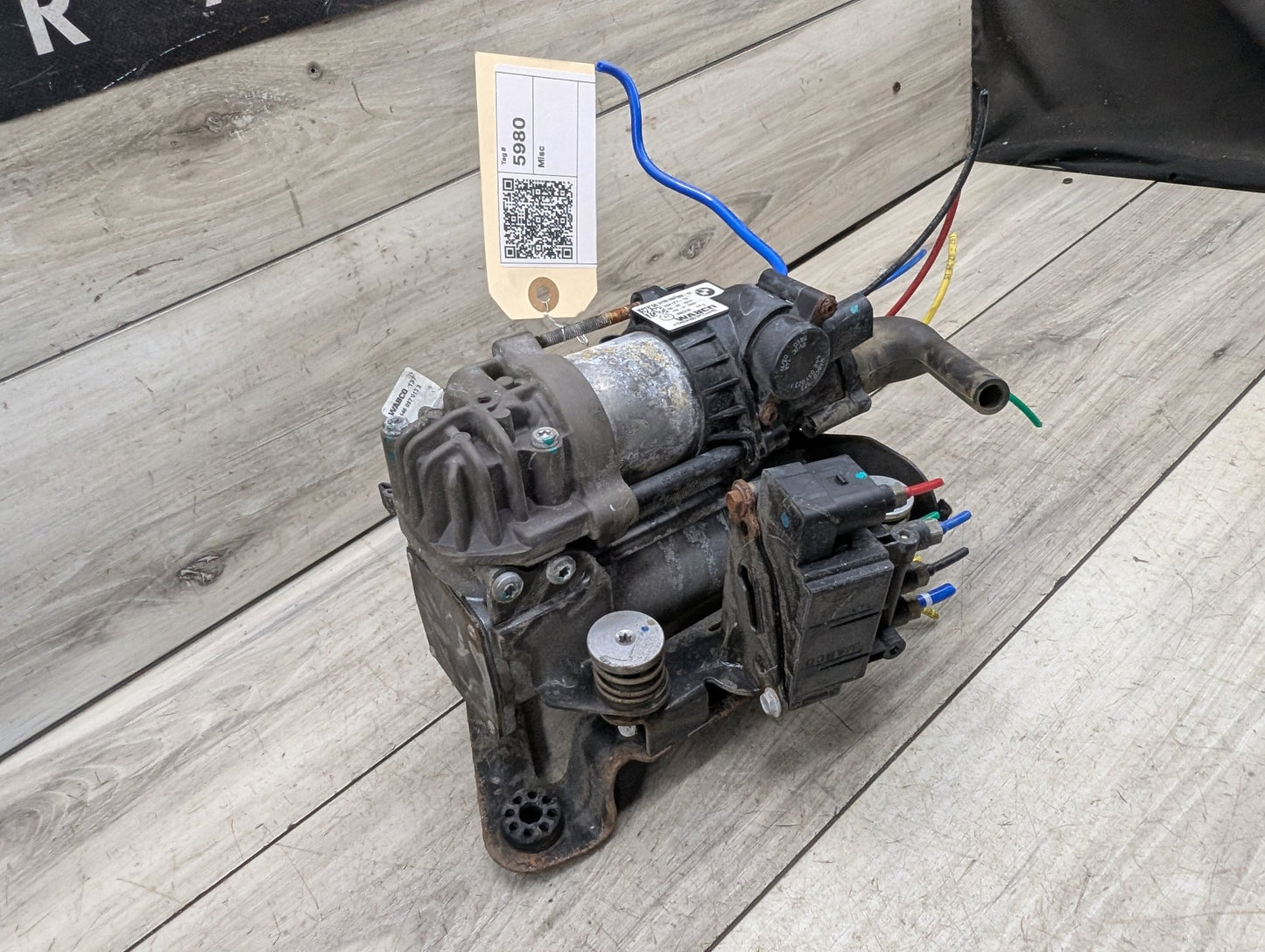 16-22 OEM BMW G11 G12 740 750 M760 Air Suspension Compressor Pump Module Motor