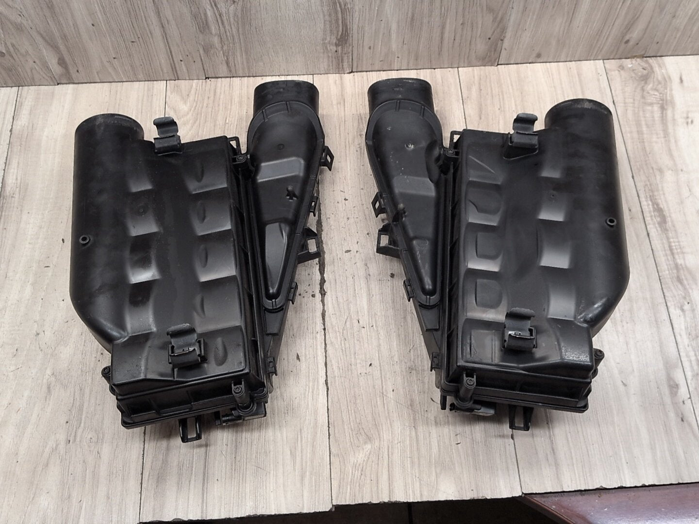 09-12 Mercedes-Benz W212 E550 M278 Engine Left Right Air Filter Box Assembly SET