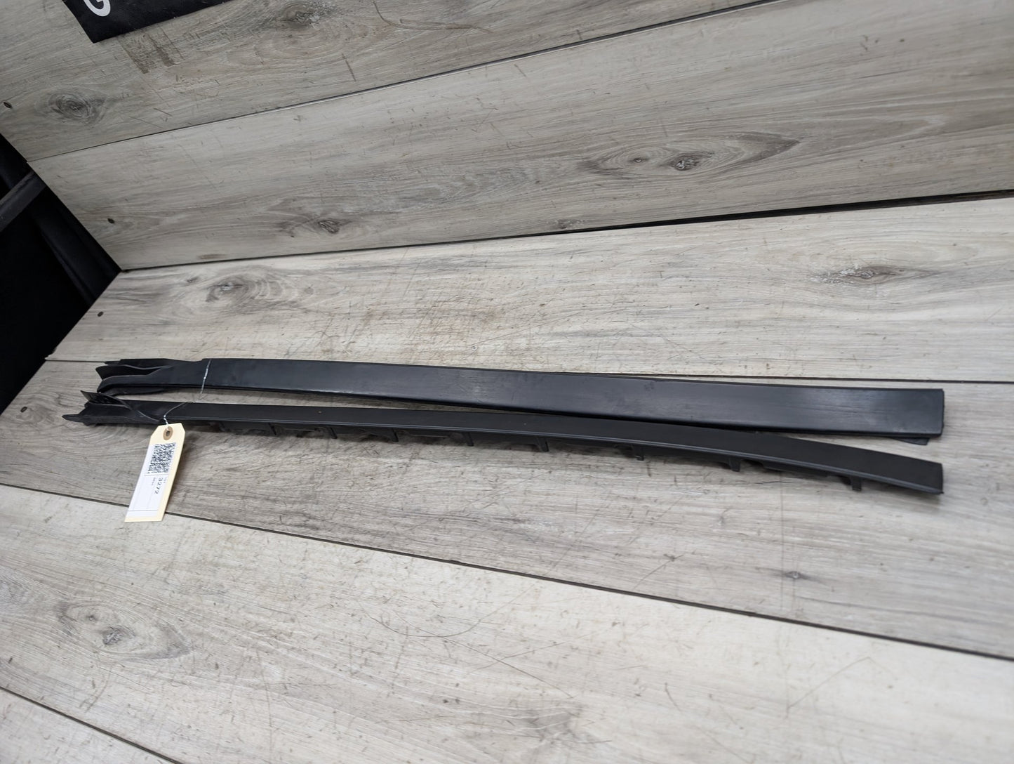 2019-2026 BMW X5 G05 Right Passenger Side Windshield Drip Molding Trim 7434872