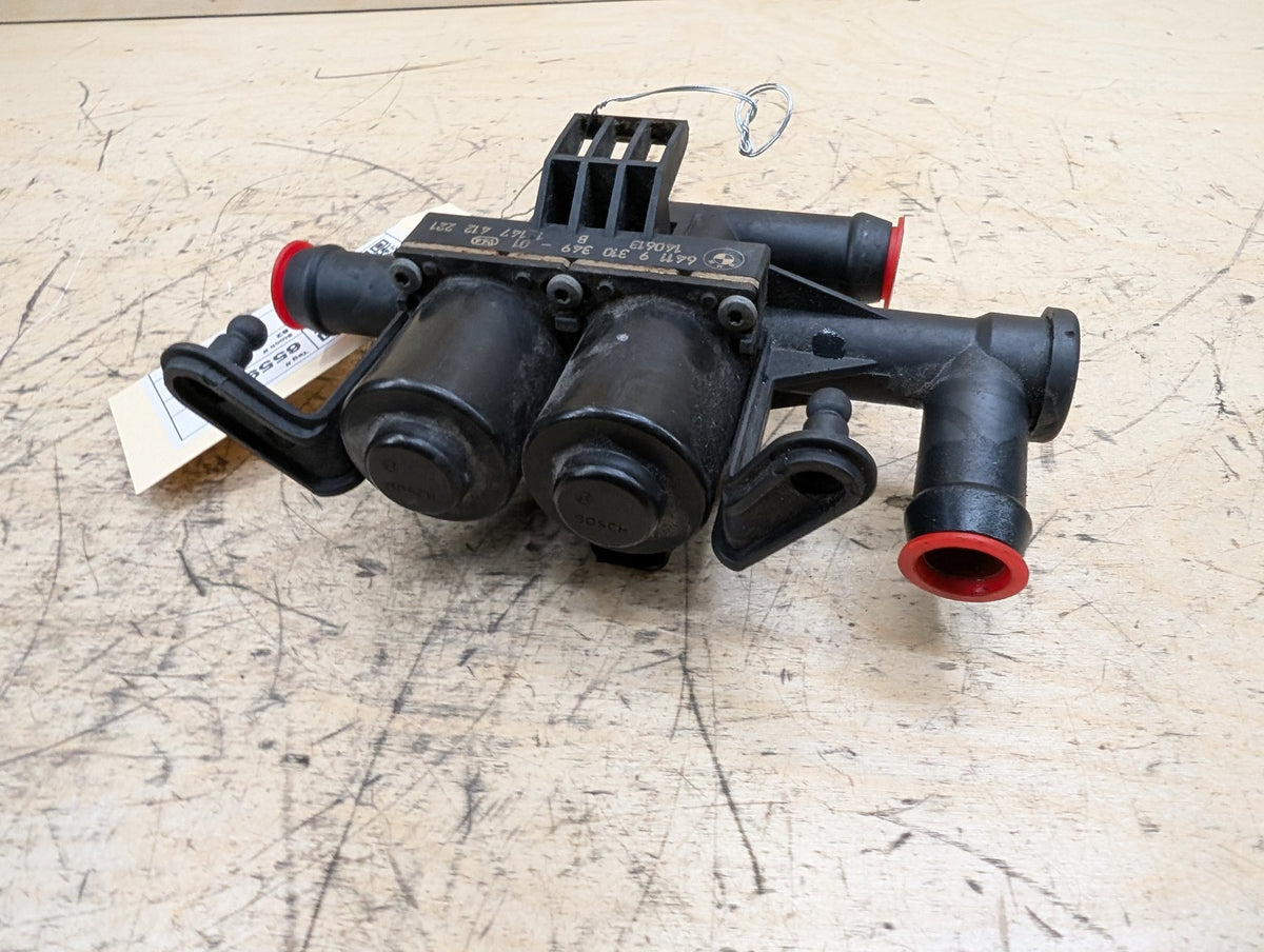 2010-2017 BMW 535i GT xDrive F07 Engine Water Heater Control Valve Pump 9310349 OEM