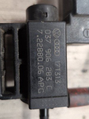 02-26 OEM Audi A4 A5 Q5 S4 S5 SQ5 Vacuum Solenoid Valve 037906283C