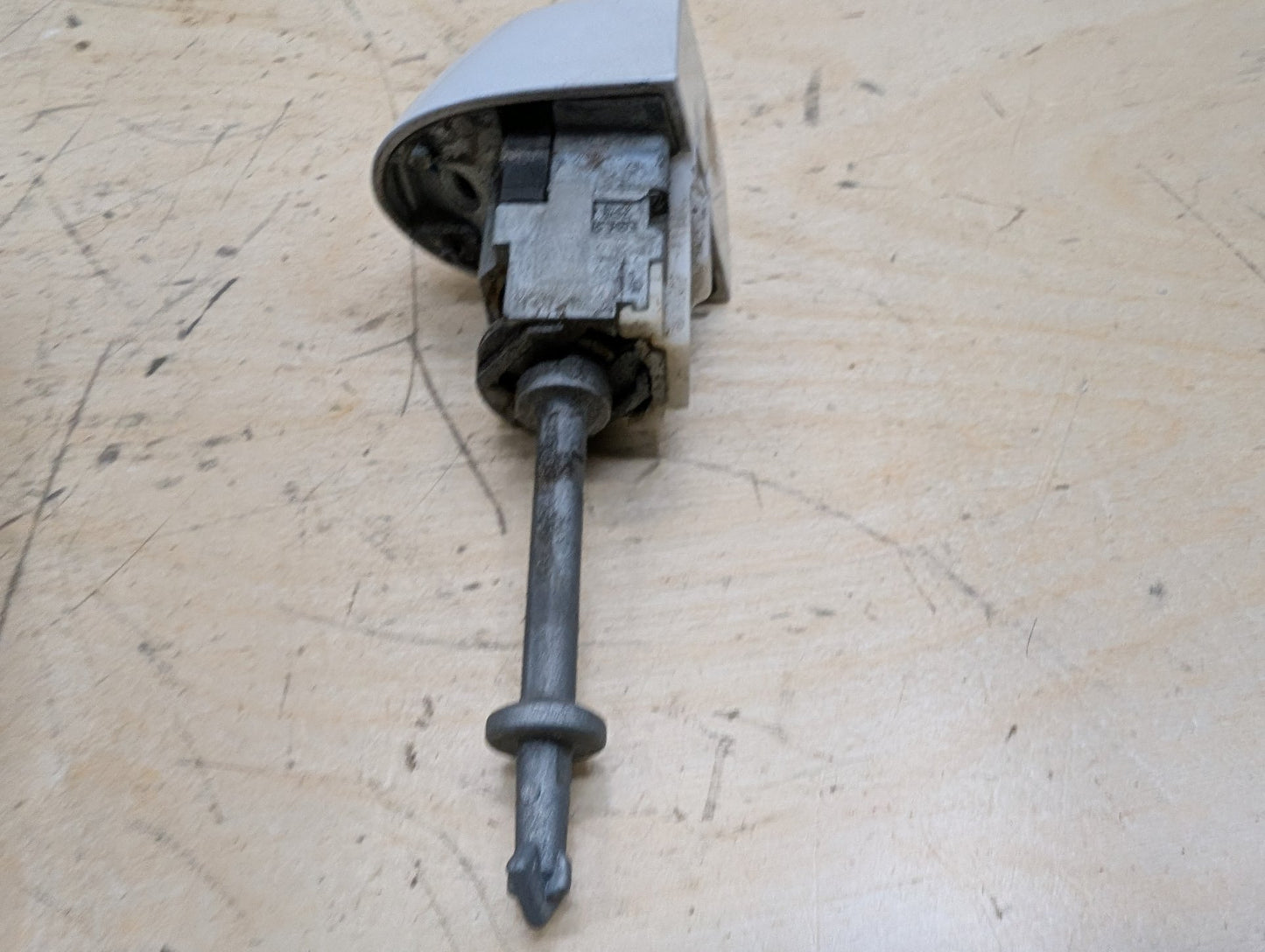 2012-2018 BMW 328i F30 Front Left Driver Key Lock Mechanism w/ Key 7310731