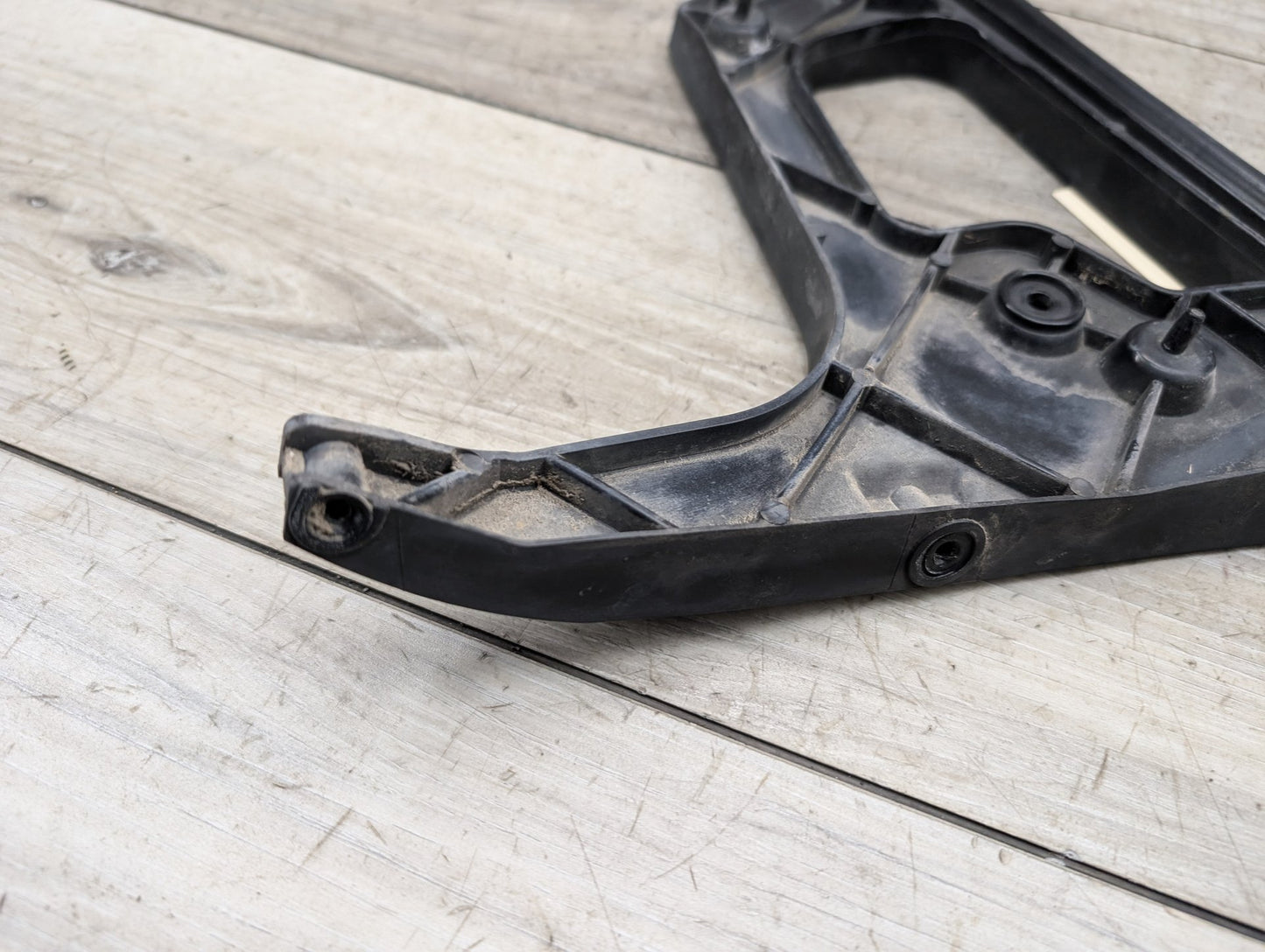 2008 - 2017 Audi S5 8T Rear Left Driver Bumper Support Bracket 8T0807889