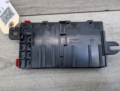 OEM BMW F22 F30 F32 F36 F80 F82 Positive Battery Distributor B+ Power Fuse Box