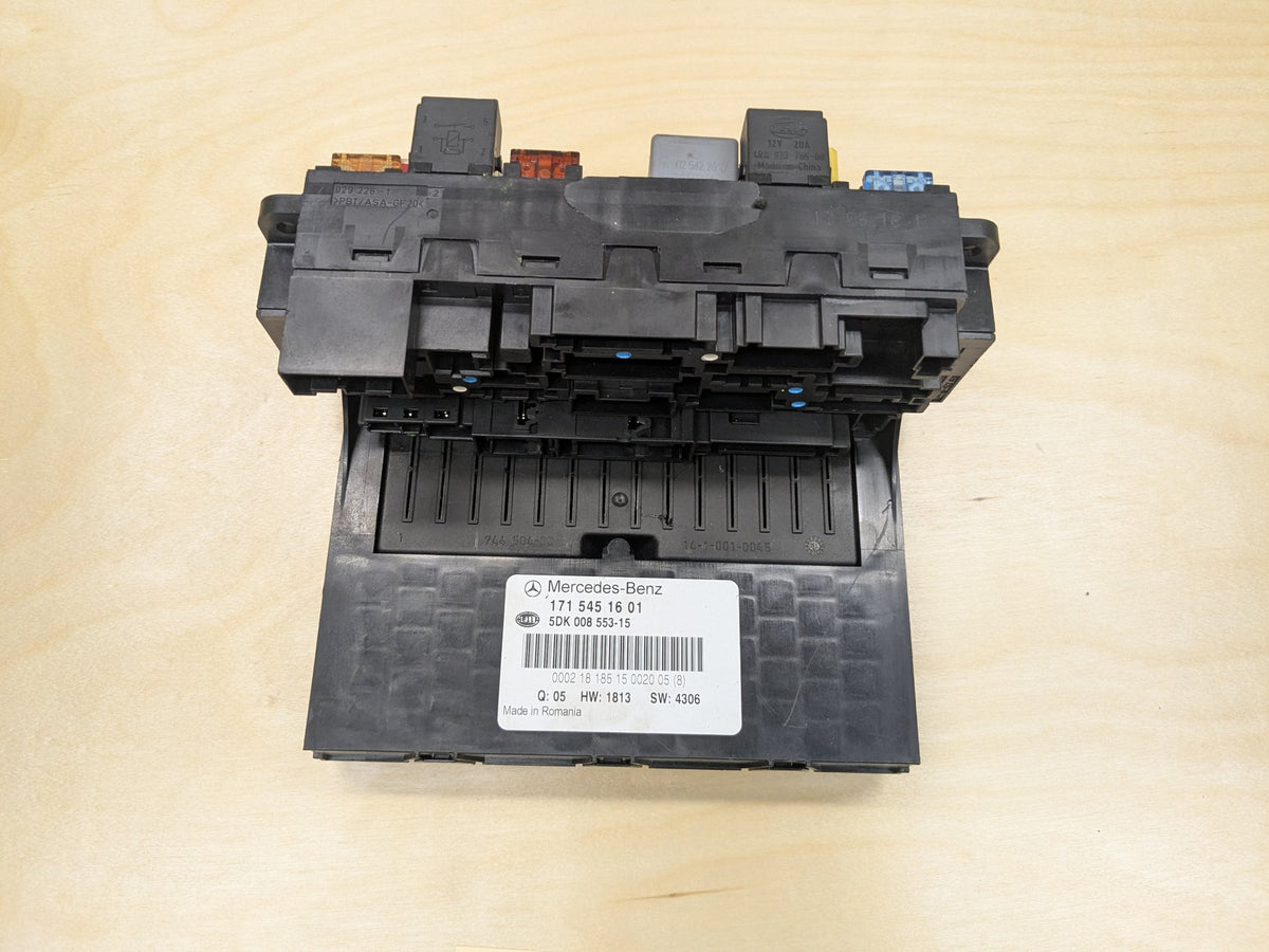 2009-2011 Mercedes-Benz SLK-Class R171 Rear Power Distribution Fuse Box A1715451601 OEM