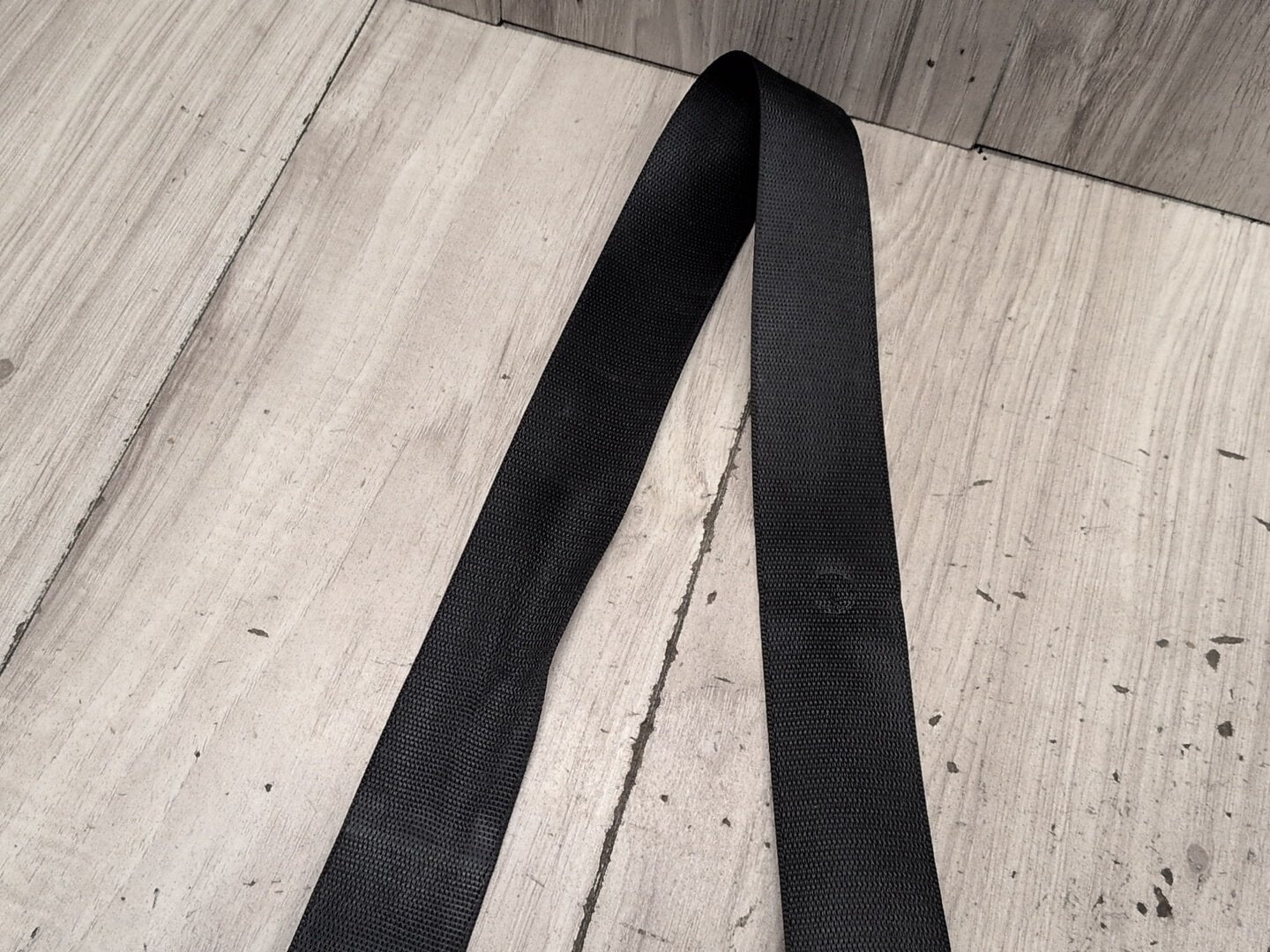 2009-2012 Mercedes-Benz E550 W212 Rear Left Driver Seatbelt Seat Belt Retractor A2128600385 OEM