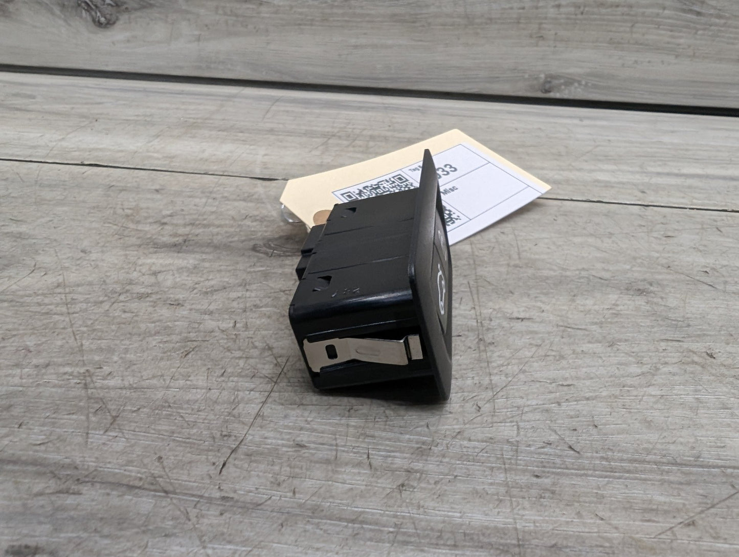 OEM BMW F02 F10 F15 F48 F90 G01 G20 G30 G80 X3 Rear Trunk Lid Center Lock Switch
