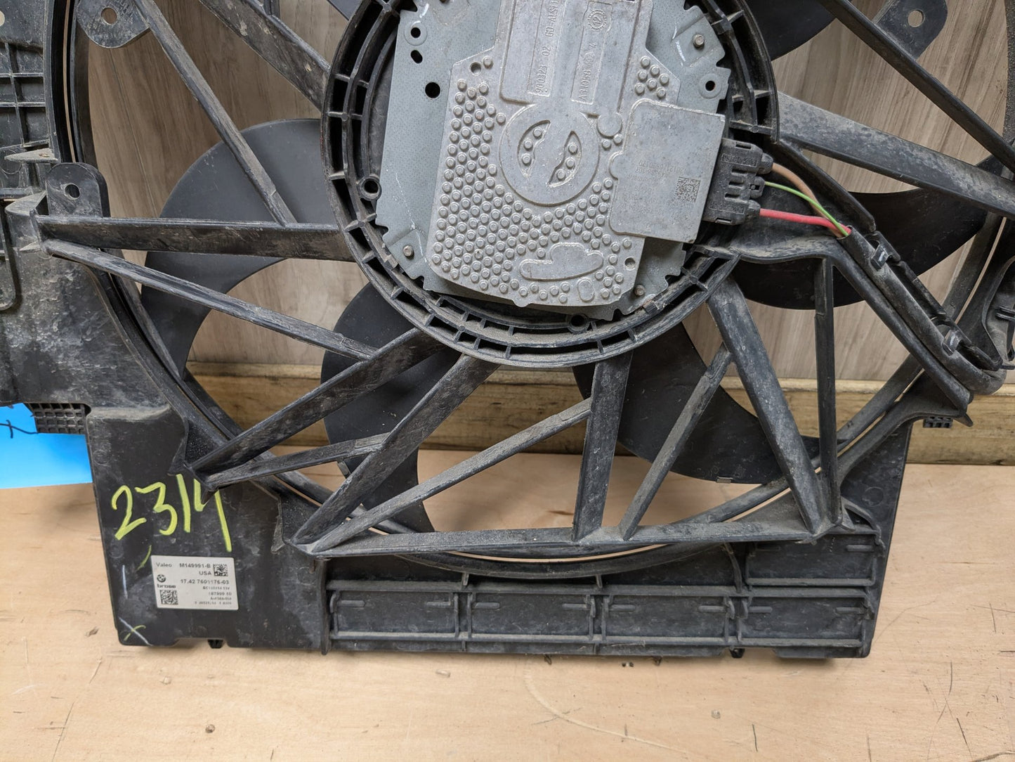 2015 BMW X3 F25 Radiator Fan Shroud Housing w/ Motor 7601176 N20B20O0