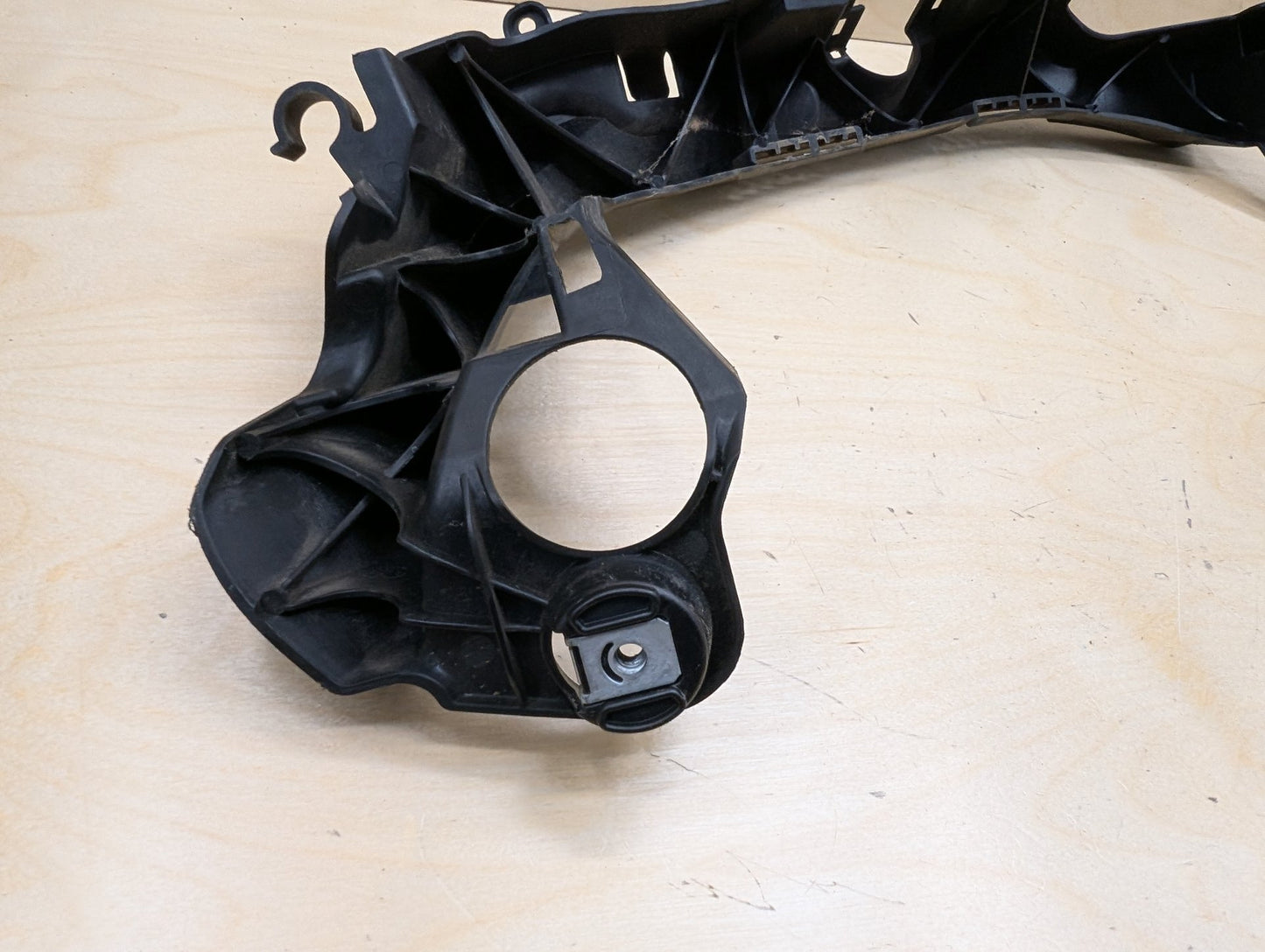 07-10 OEM BMW E92 E93 328 335 Right Passenger Headlight Bracket Carrier Mount