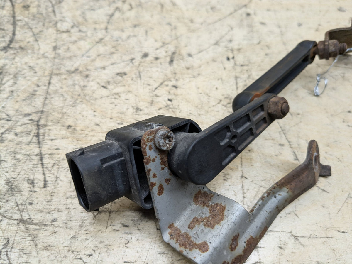 2007-2013 BMW 328i E92 Suspension Height Level Sensor 6785205 OEM
