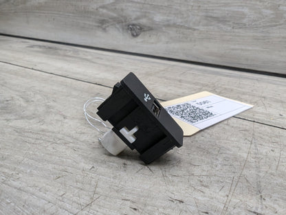 2014 - 2019 BMW 340 F34 AUX / USB Charger Port Socket 9230248 B58B30M0