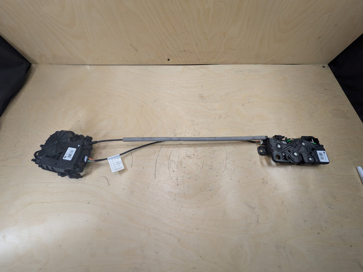2018-2024 BMW X3 G01 Lower Liftgate Tailgate Lock Latch Actuator SET 7357112 OEM