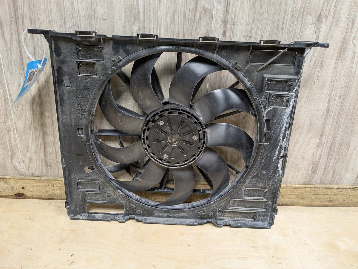 2017-2023 BMW M550i G30 Radiator Fan Shroud Housing w/ Motor 8619628