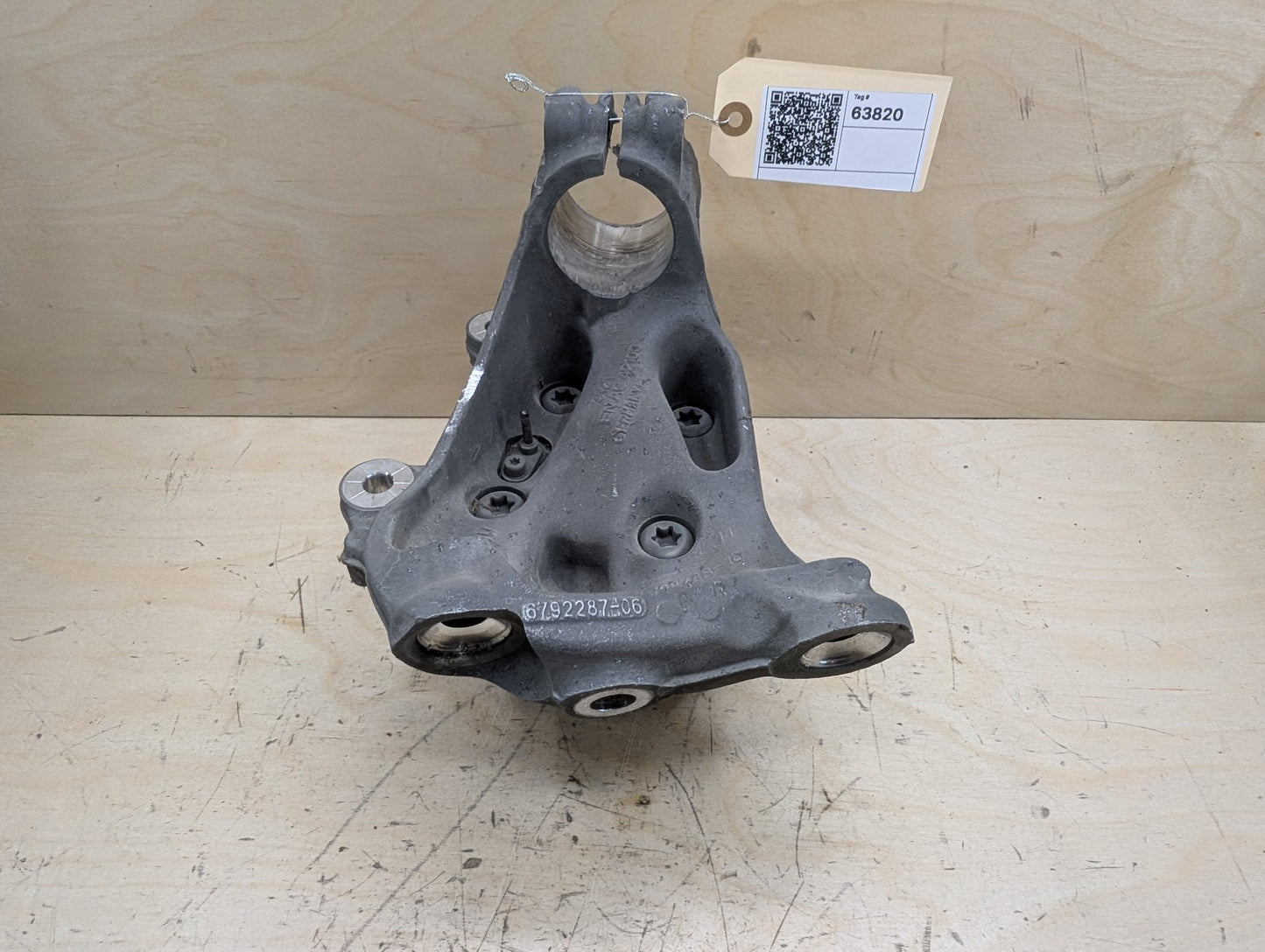 2012-2018 BMW 320i F30 Front Left Driver Spindle Knuckle w/ Bearing 6792287
