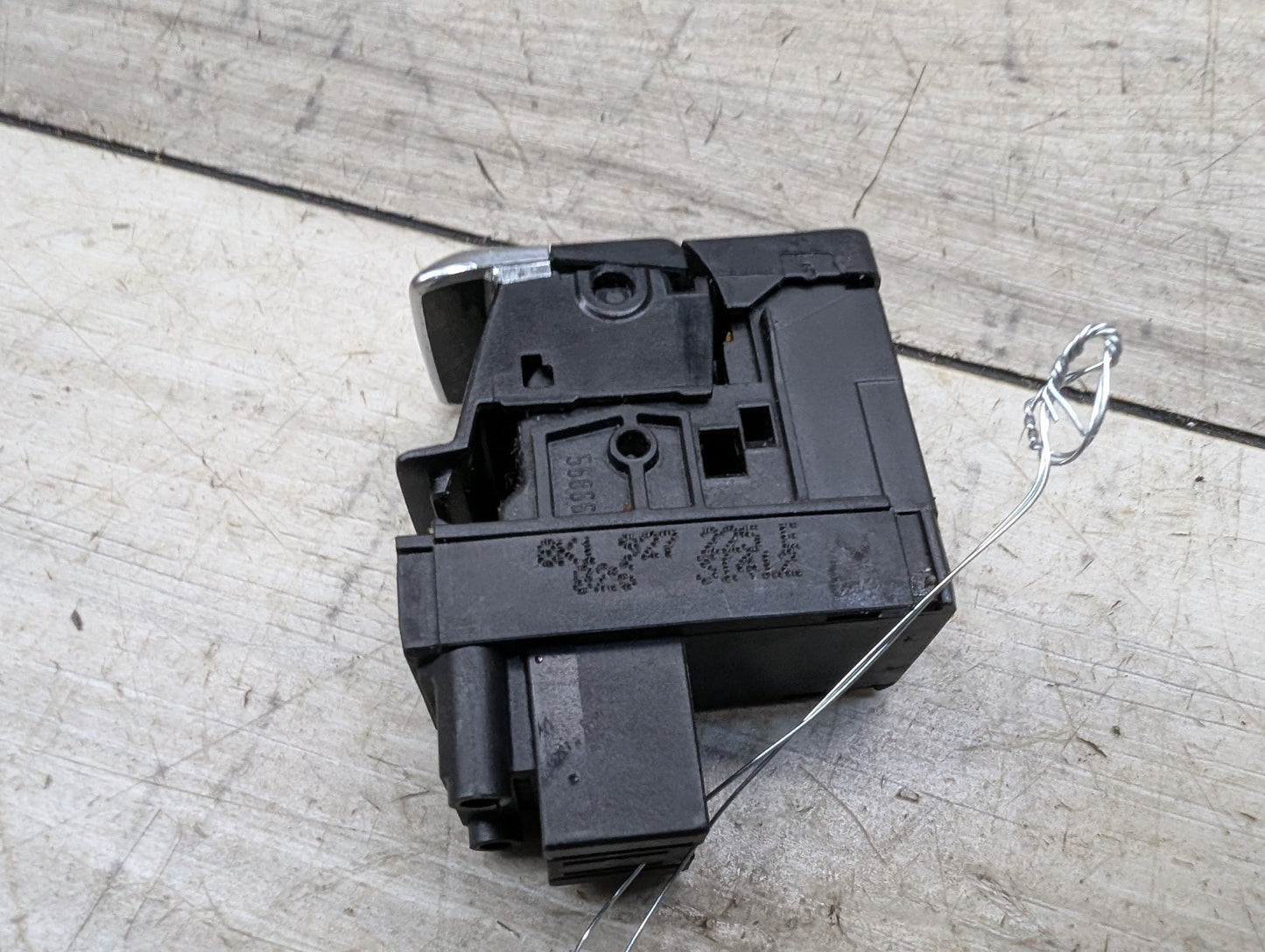 2008 - 2017 Audi S5 8T Emergency Parking Brake Switch 8K1927225E
