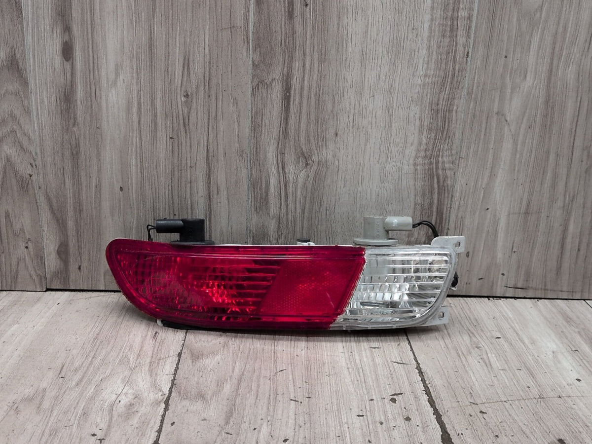 2004-2010 BMW M6 E64 Rear Right Passenger Inner Tail Light 7165818 OEM