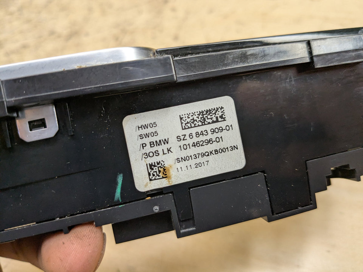 17-20 OEM BMW G30 G31 530 540 M550 Center Console Operating Unit Traction Switch