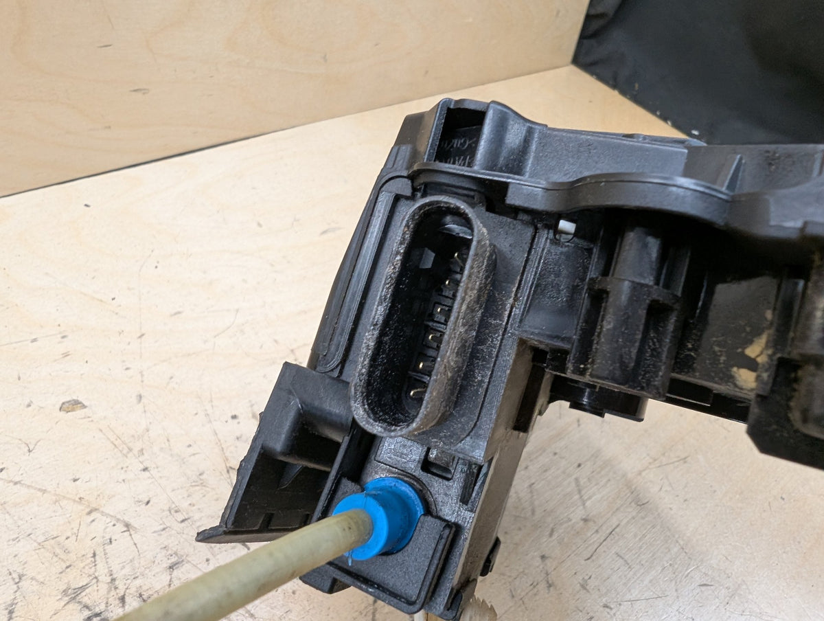 2016-2019 BMW 740i G12 Front Left Door Latch Lock Actuator 2581897 OEM