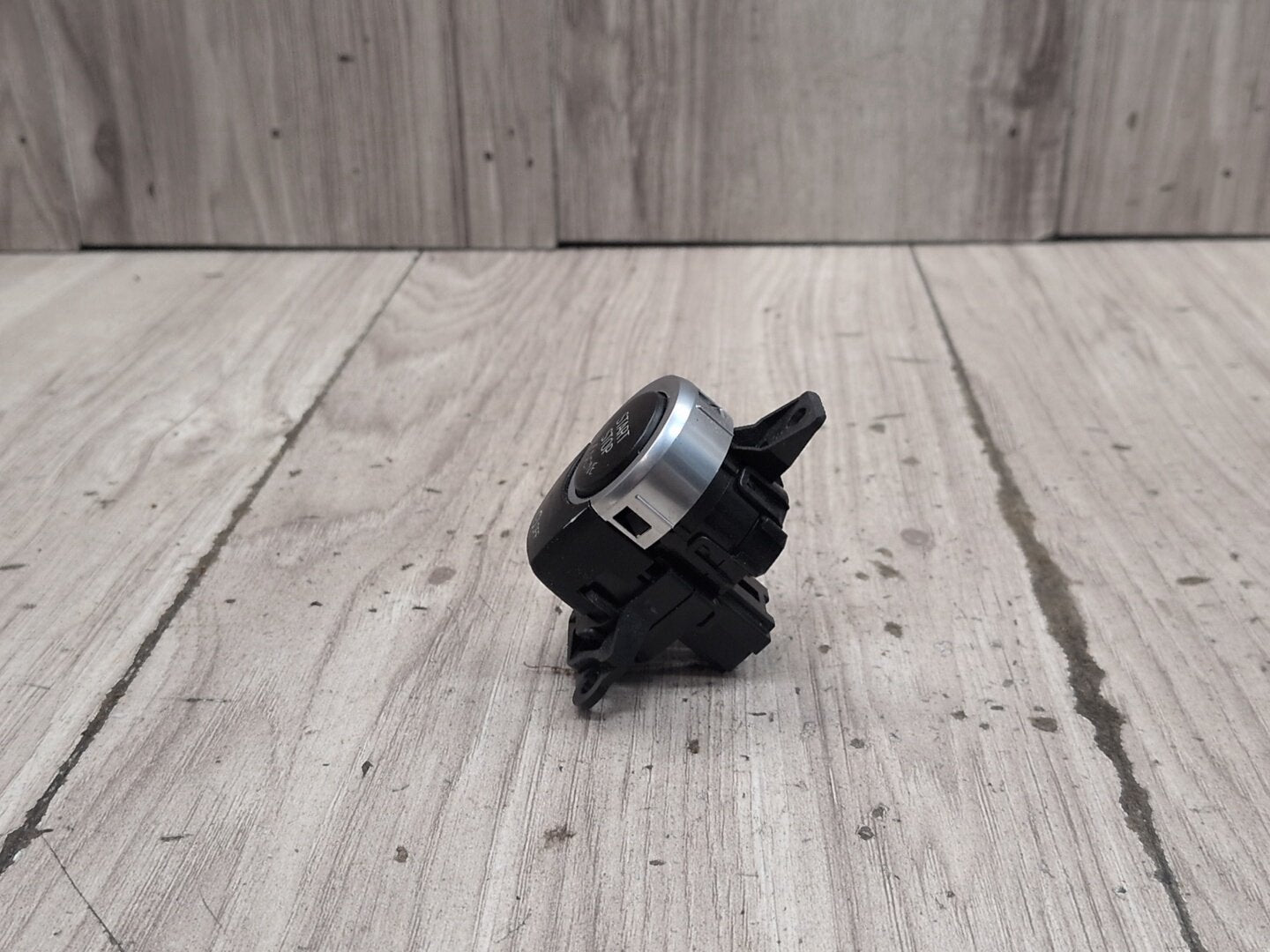 2012-2018 BMW M6 F06 Start Stop Button 9153831